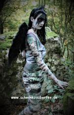Bodypainting-Aktion mit anschließendem professionellen Fotoshooting im saarländischen Wald